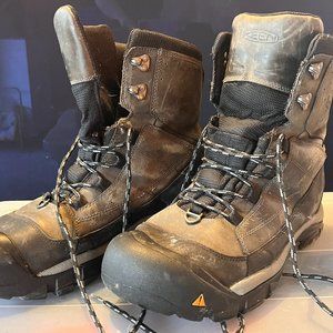 SOLD Keen Waterproof 400gram insulated boots
